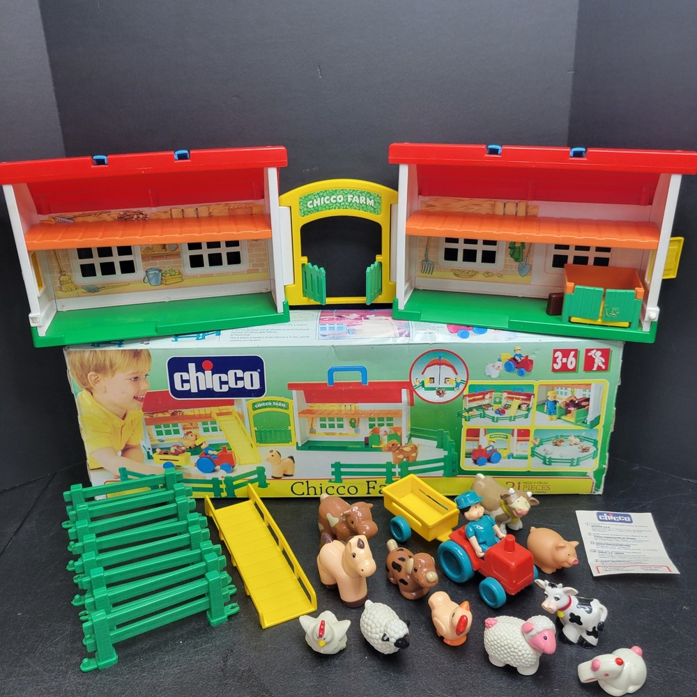 Chicco Farm Vintage Portable Barn Playset 21 Pieces Tractor Animals Figures Box